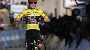 Vingegaard remporte le doublé, Martínez gagne l'étape